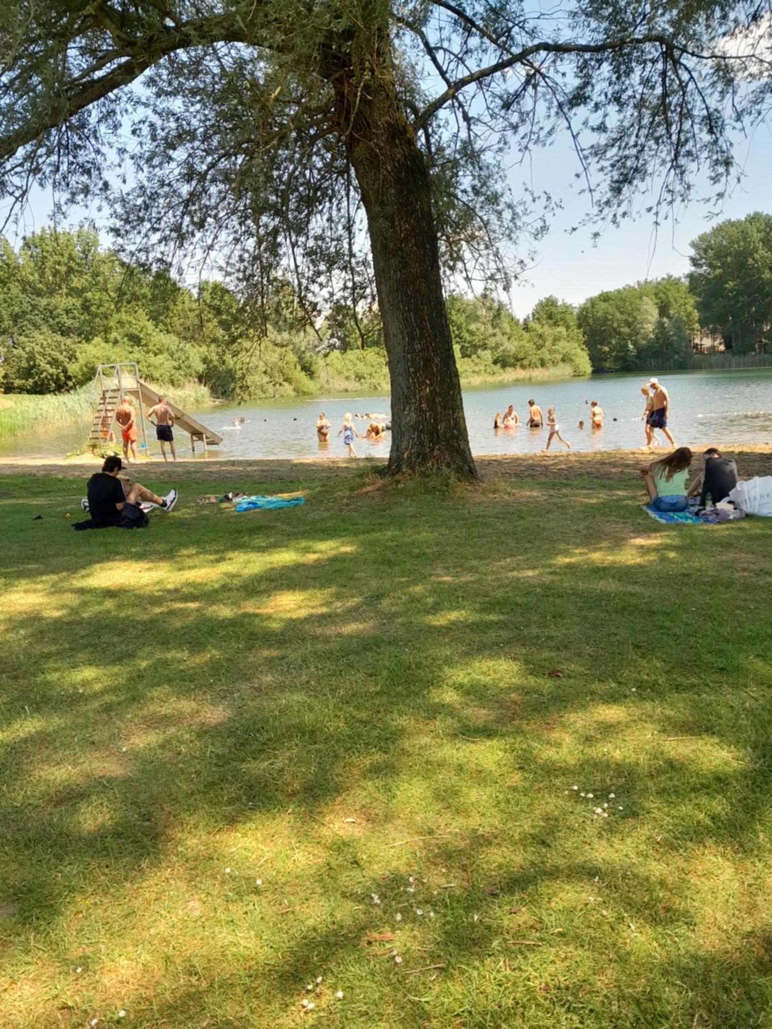Rumah Senang Wellness Met Hottub En Tuin Ewijk Oda fotoğraf